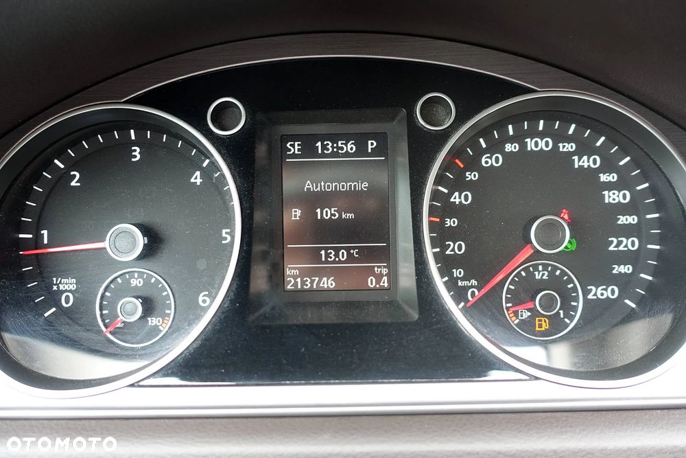 Volkswagen Passat 2.0 TDI DSG BlueMotion Technology Comfortline - 20