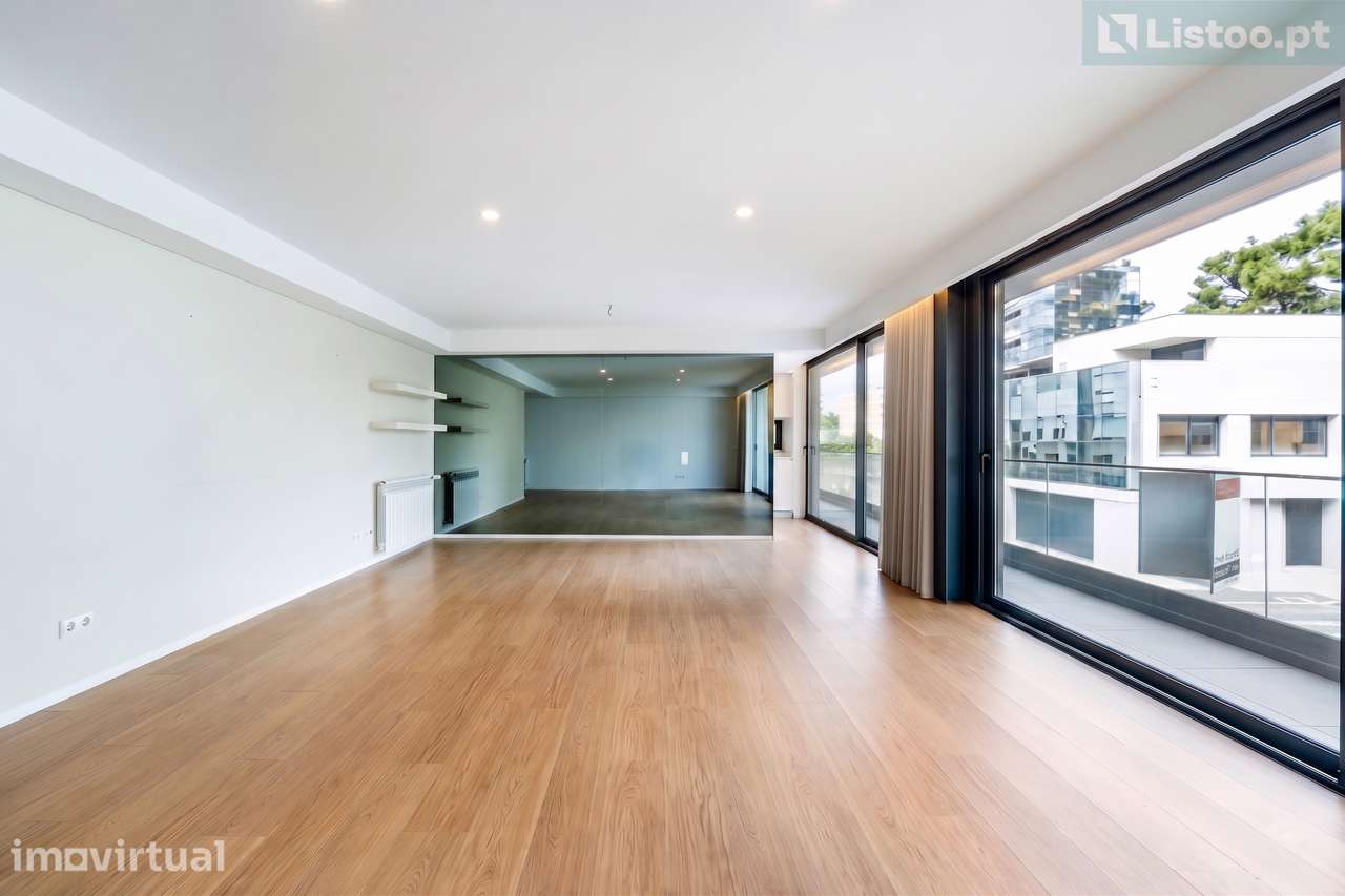 Apartamento T3 Varandas Amplas e Garagem Box | Pinheiro Manso - Grande imagem: 4/27
