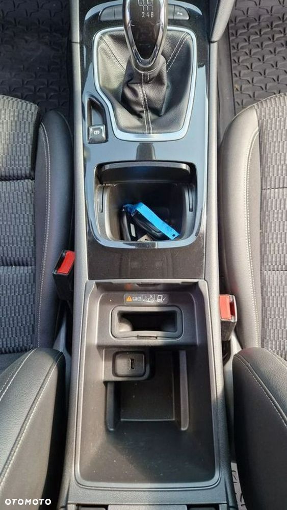 Opel Insignia - 25