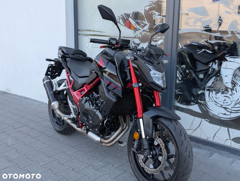 Honda CB - 12