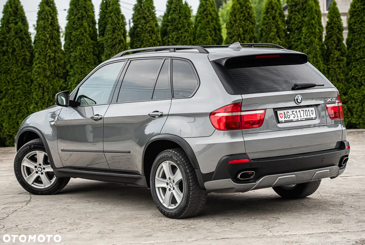 BMW X5 4.8i xDrive - 9