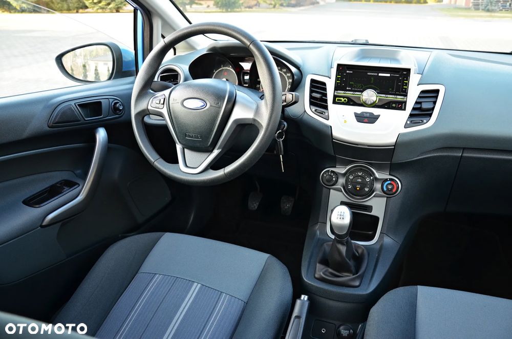 Ford Fiesta 1.25 Ghia - 33