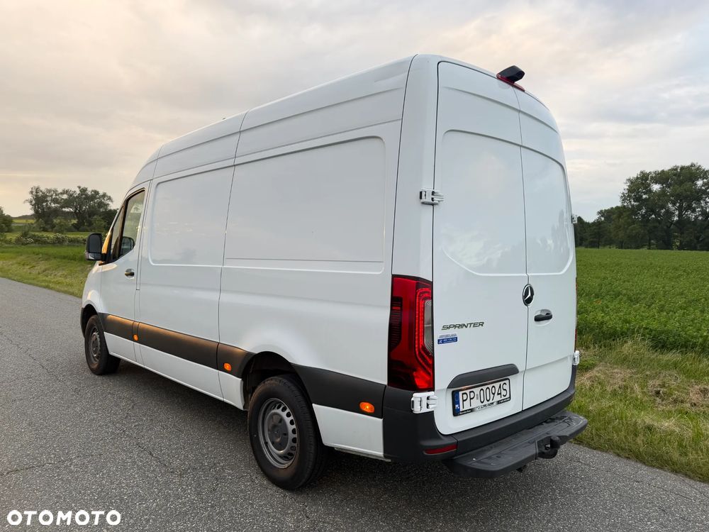 Mercedes-Benz Sprinter - 12