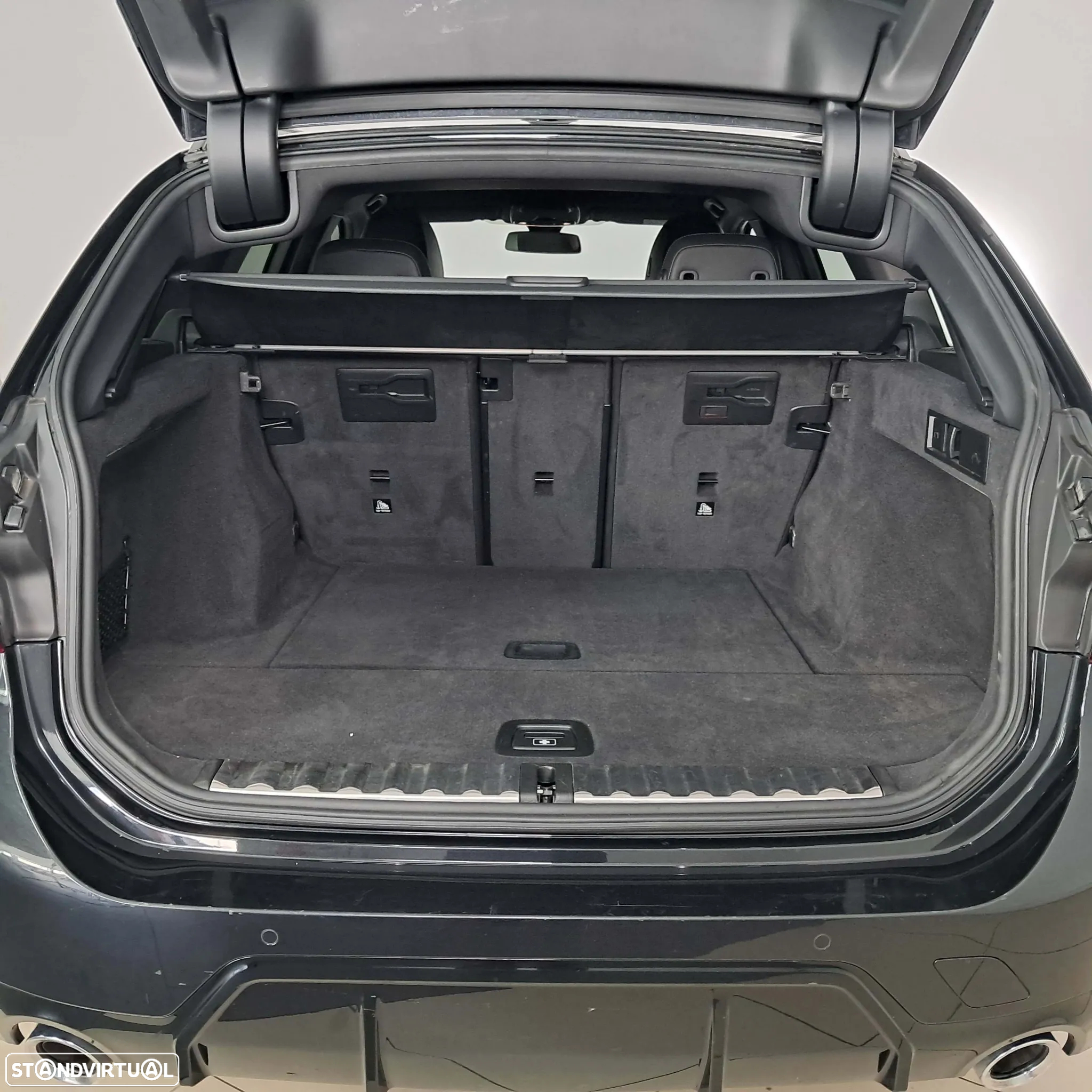 BMW 320 d Touring Pack Desportivo M Auto - 22
