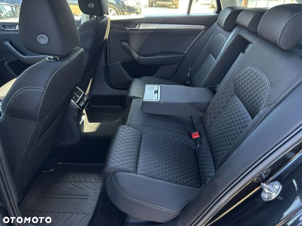 Skoda Superb 2.0 TDI Sportline DSG - 24