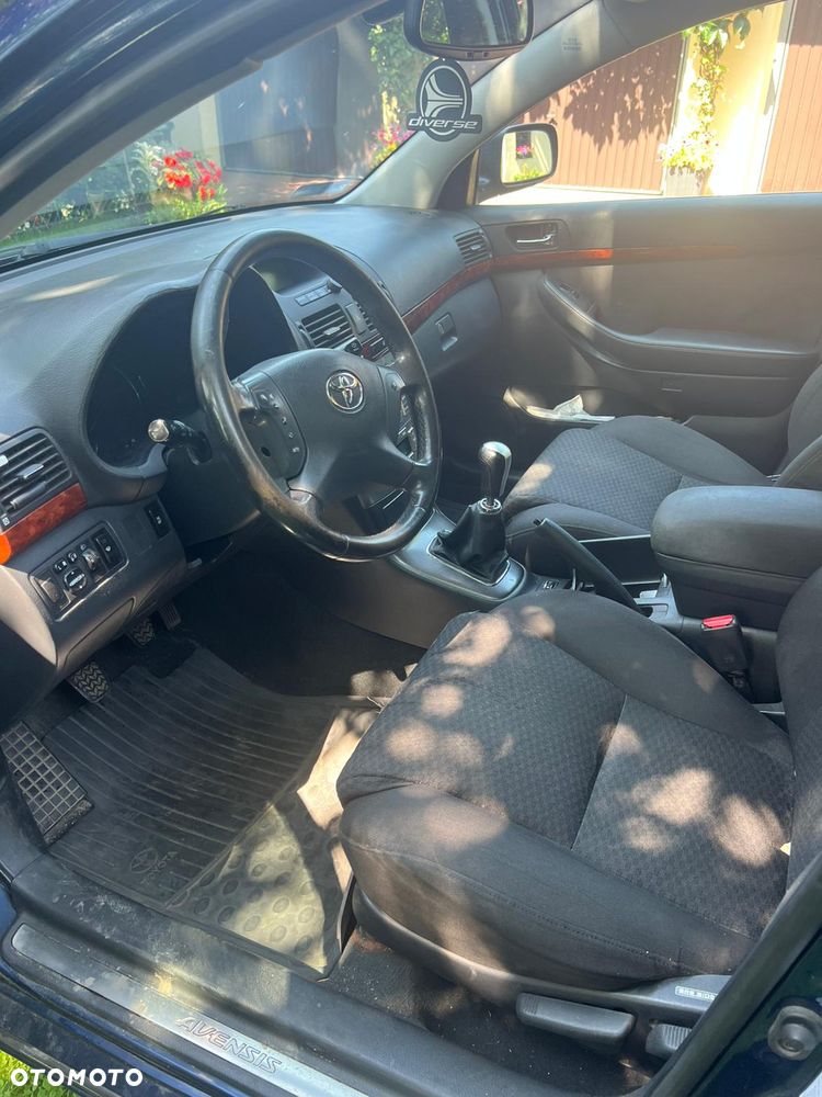 Toyota Avensis 1.8 VVT-i Sol - 10