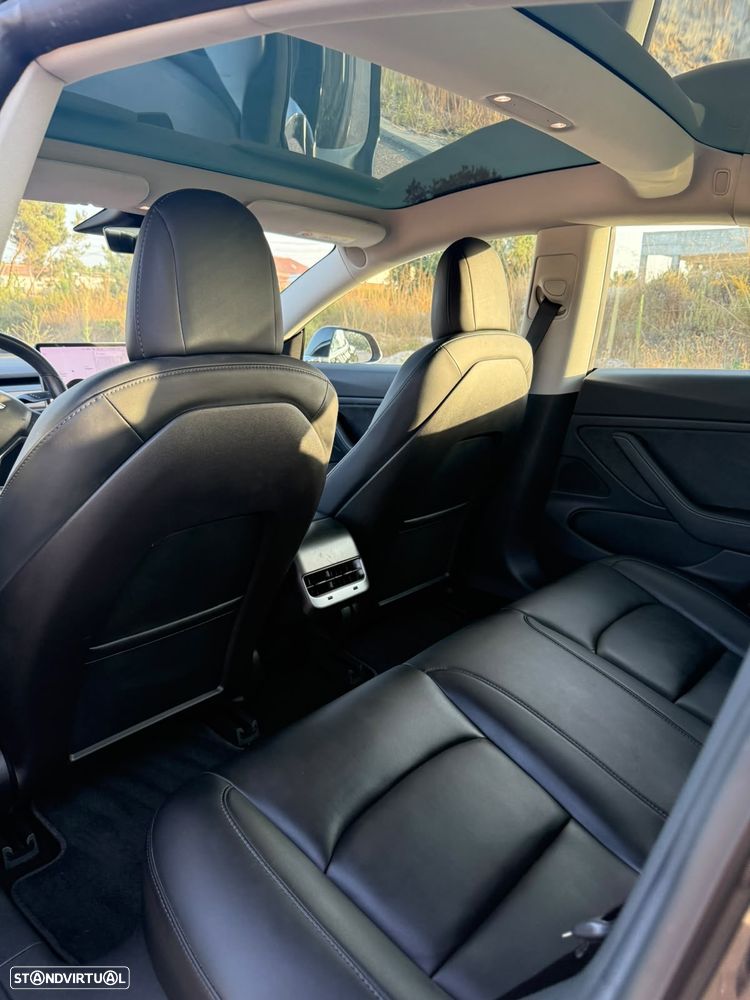 Tesla Model 3 - 14