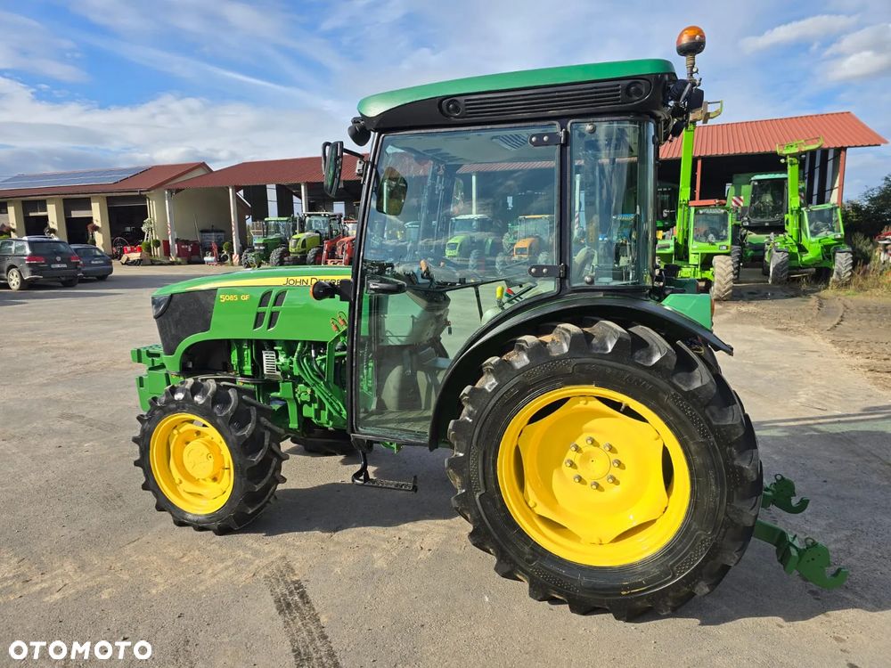 John Deere 5085GF - 4