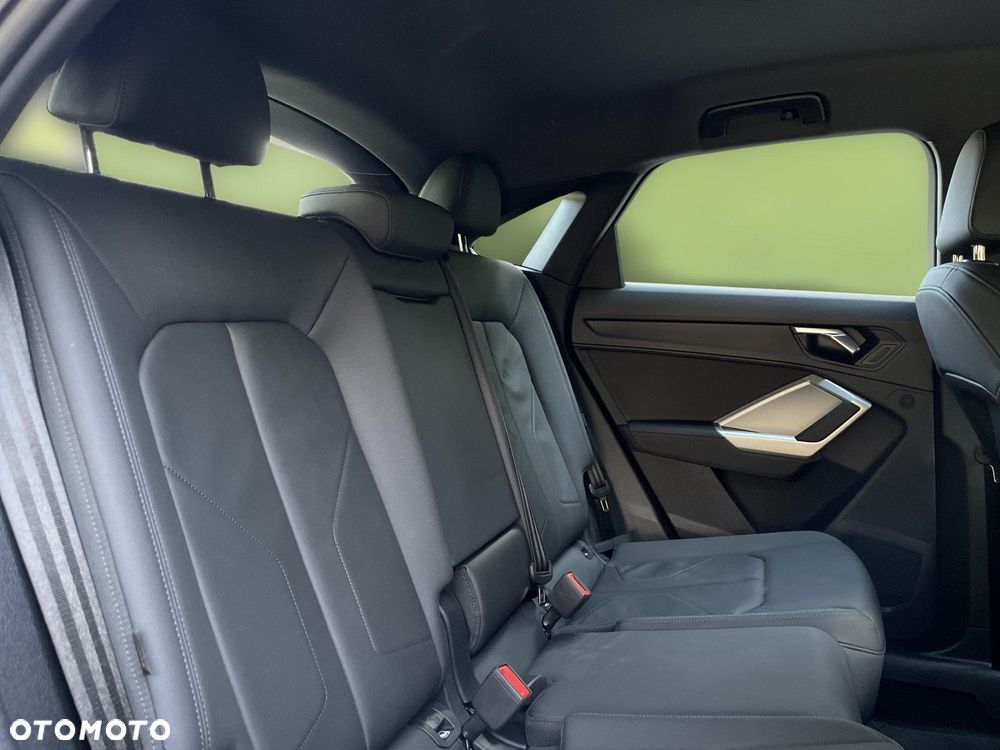 Audi Q3 - 30