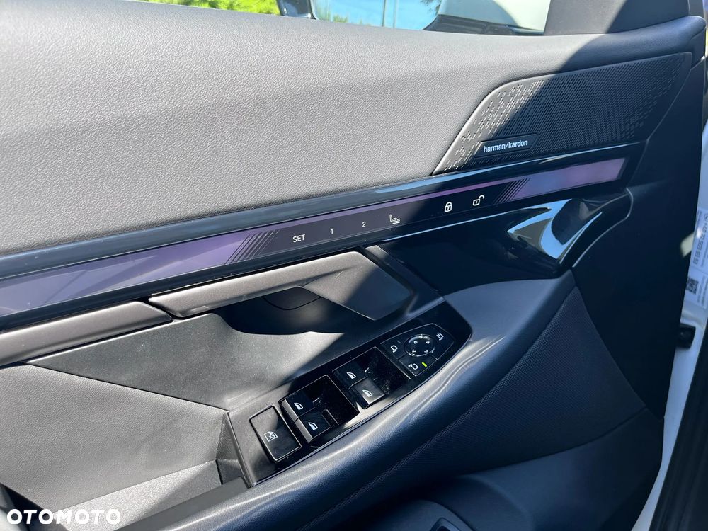 BMW Seria 5 520d xDrive mHEV - 23