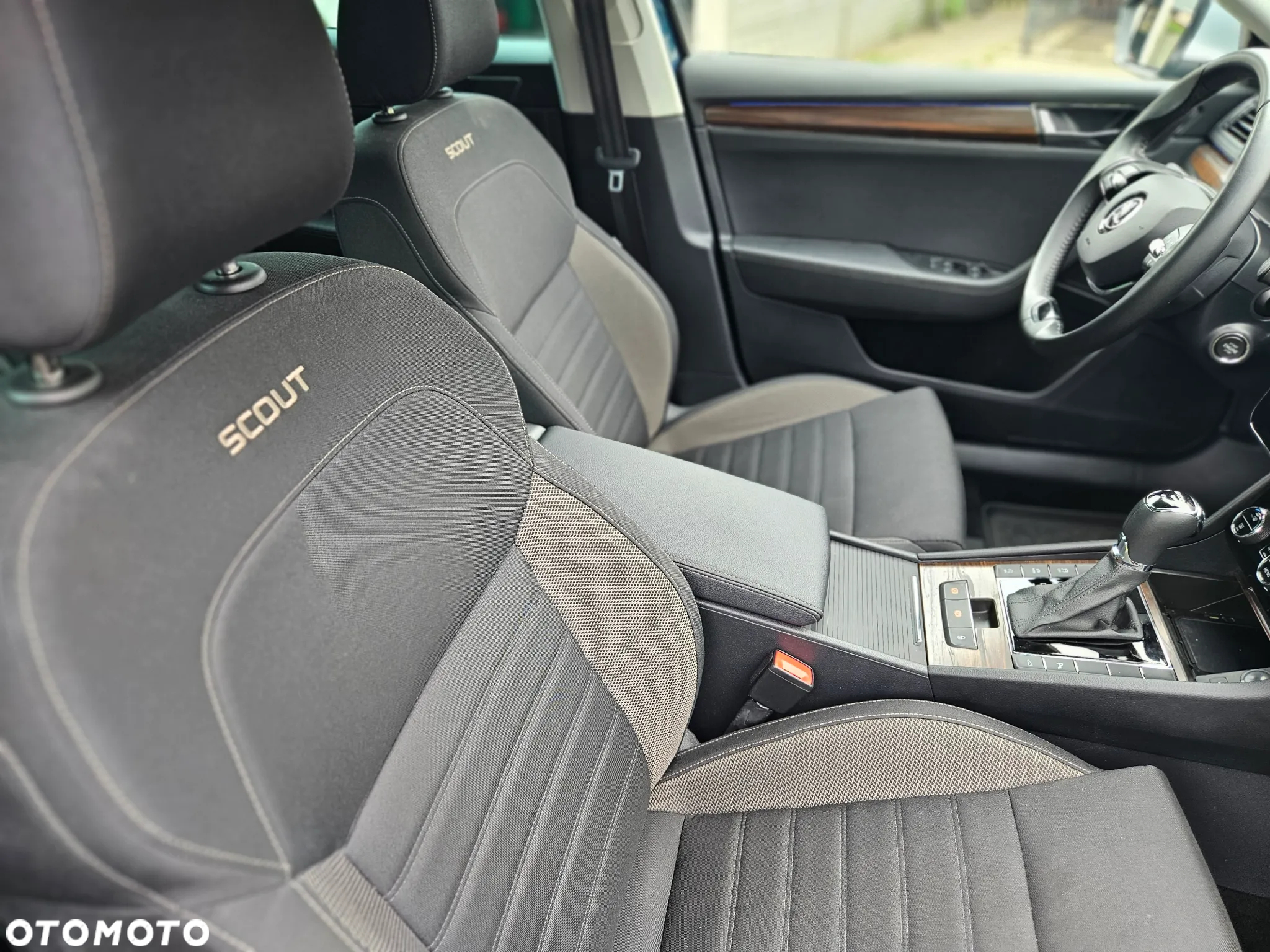 Skoda Superb 2.0 TDI SCR 4x4 Scout DSG - 8