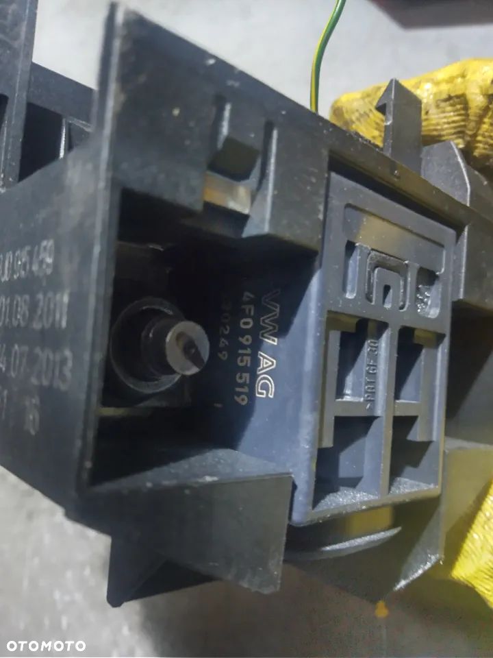 Klema plusowa bezpieczniki A6 C7 - 2
