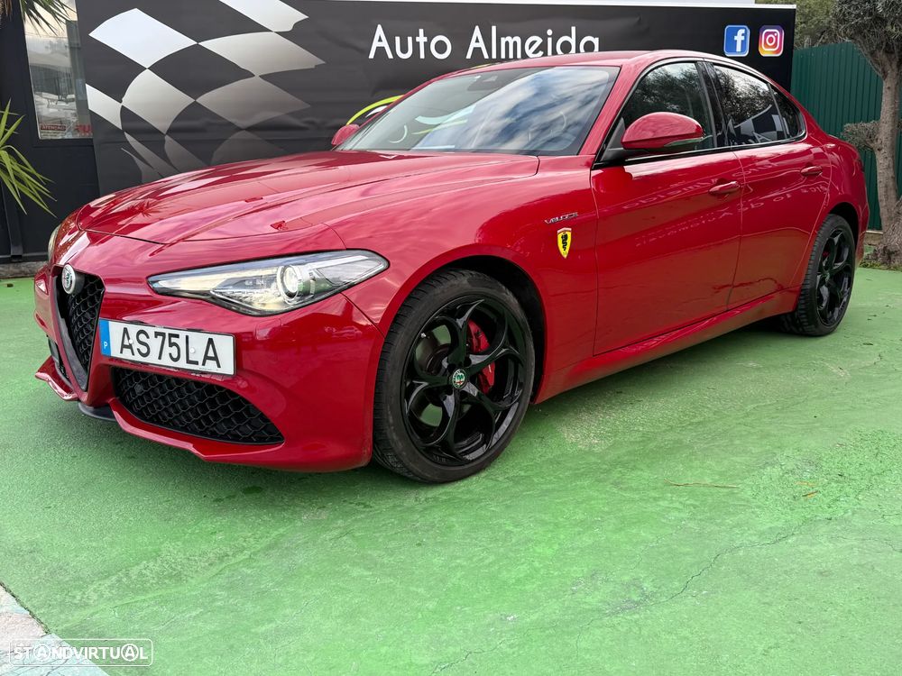 Alfa Romeo Giulia 2.0 Turbo 16V AT8-Q4 Veloce - 4