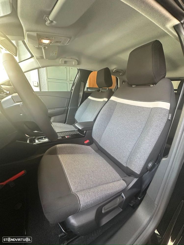 Citroën e-C4 50 kWh Shine — fotografia 9