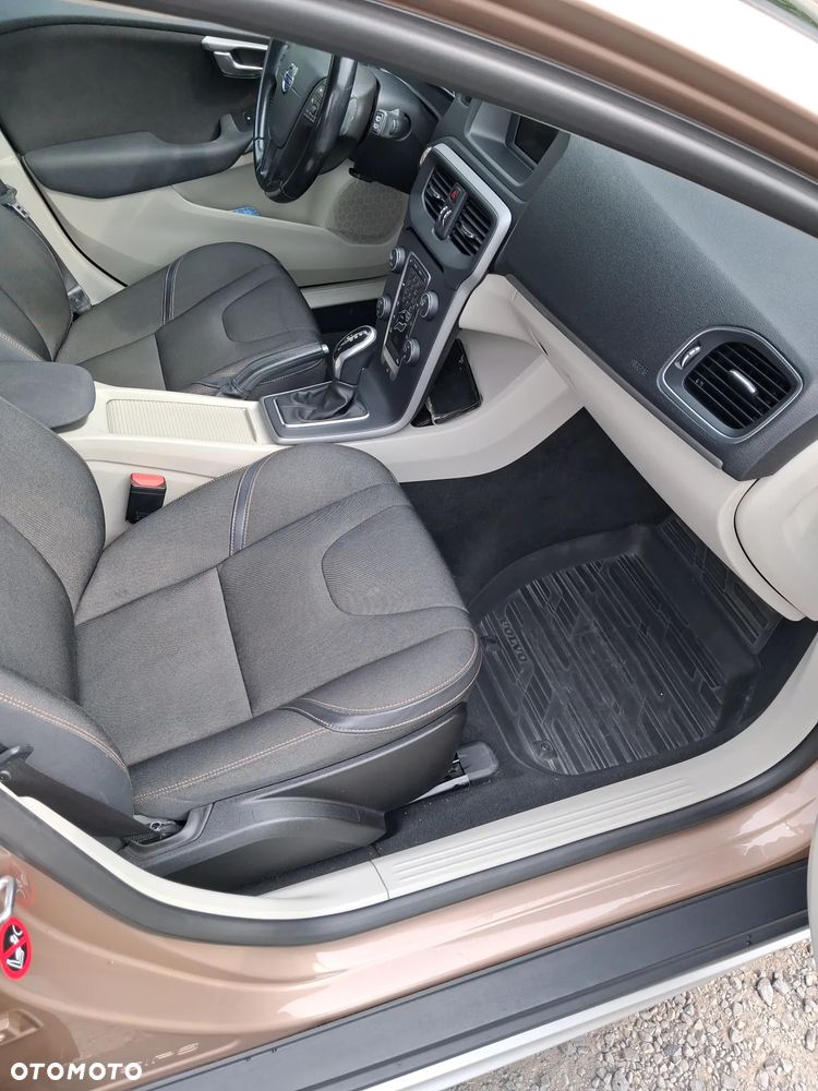 Volvo V40 T4 Momentum - 19