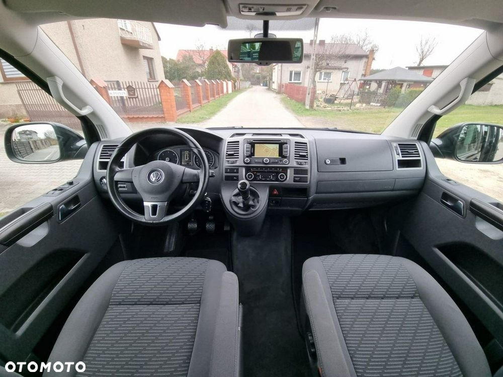 Volkswagen Multivan - 12