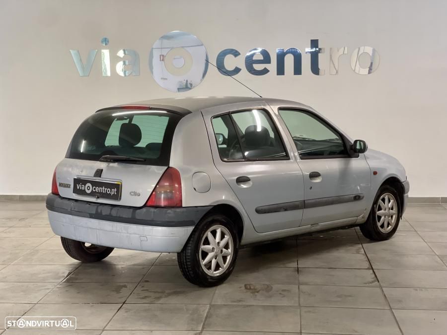 Renault Clio 1.2 RXE - 2
