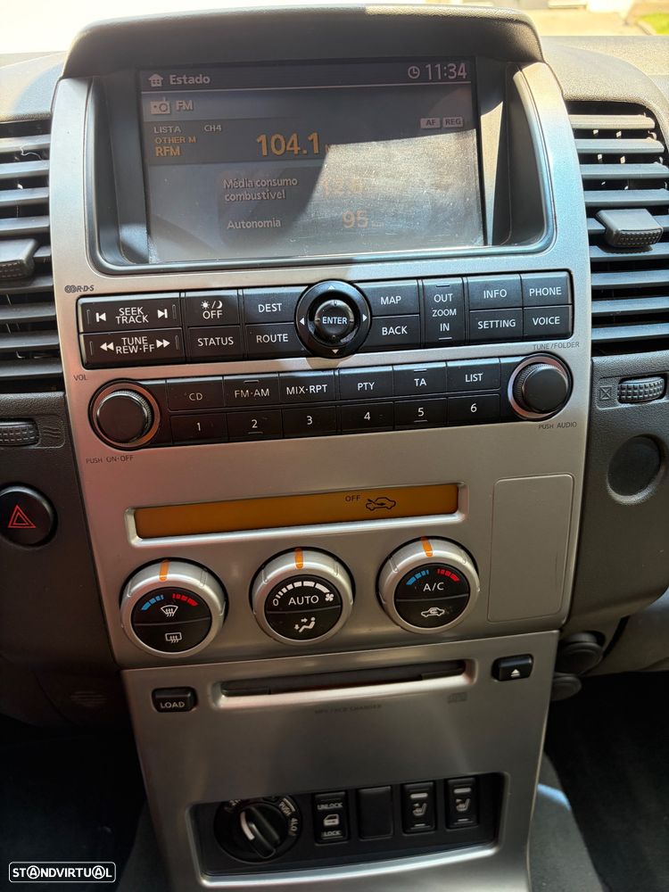 Nissan Pick Up 2.5 DDTi CD Comfort AC 4WD - 12