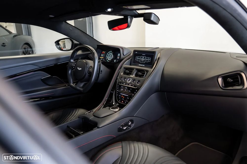 Aston Martin DB11 Coupé V8 Auto - 8