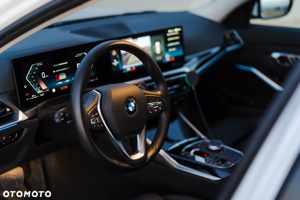 BMW Seria 3 318d - 22