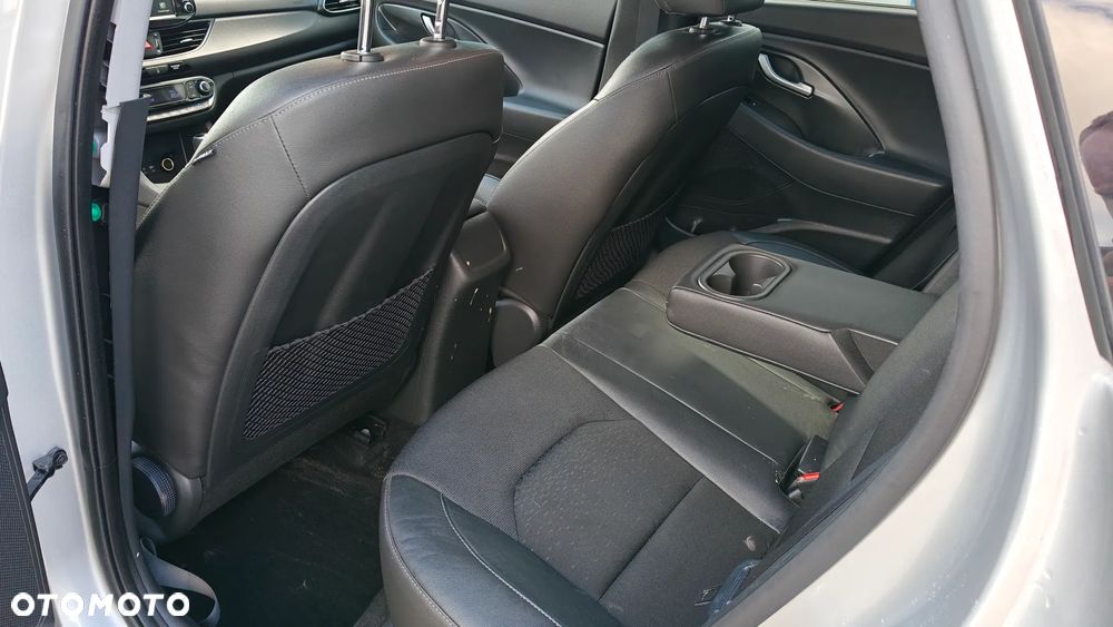 Hyundai i30 1.4 T-GDI DCT YES - 19