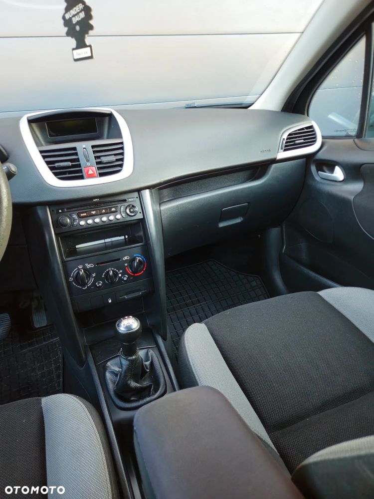 Peugeot 207 1.4 - 11