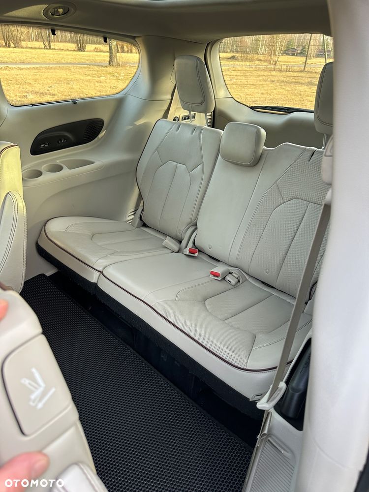 Chrysler Pacifica - 14