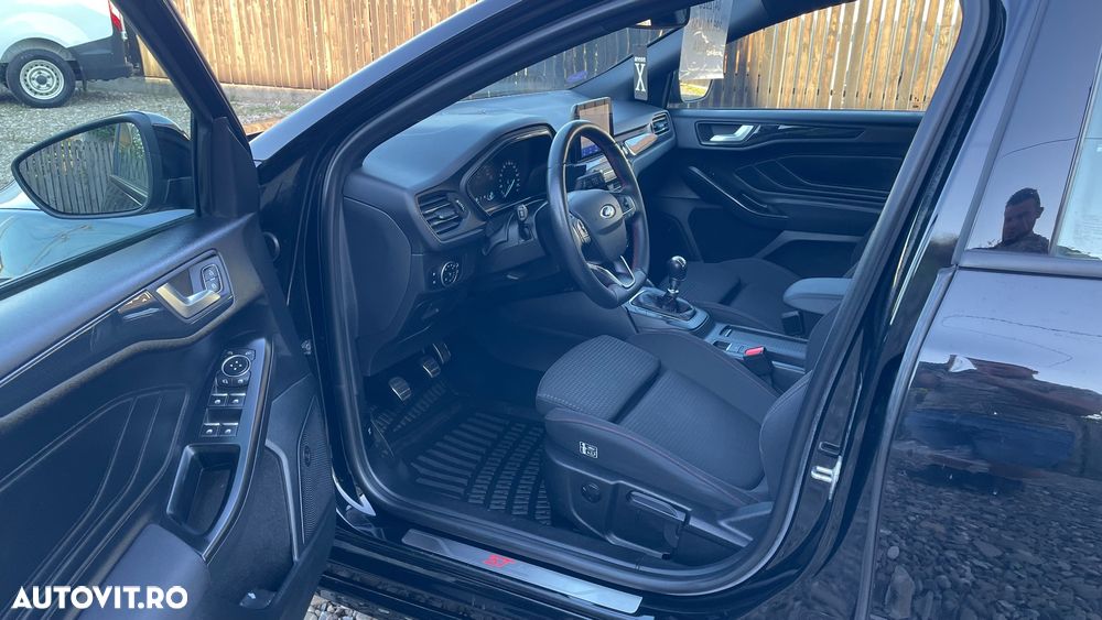 Ford Focus 1.0 EcoBoost Start-Stopp-System ST-LINE - 5