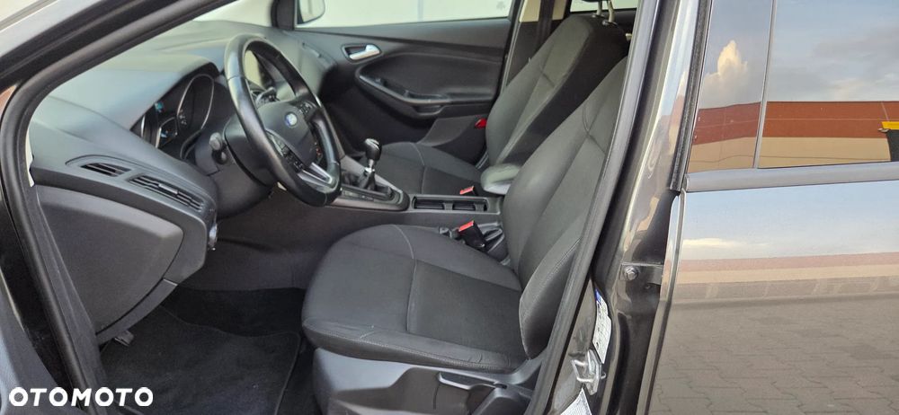 Ford Focus 1.0 EcoBoost Titanium - 29
