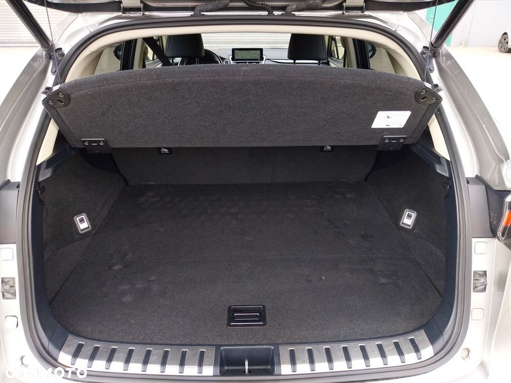 Lexus NX 300h F Impression AWD - 29