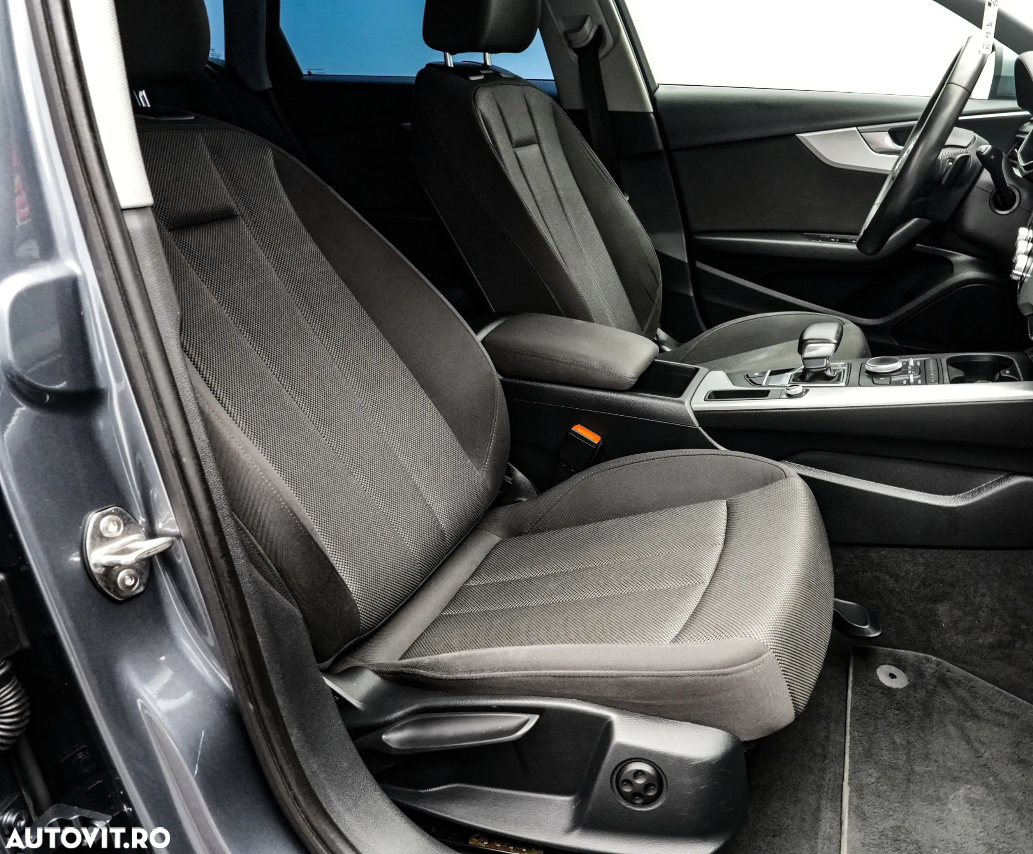 Audi A4 Avant 2.0 TDI S tronic Design - 12