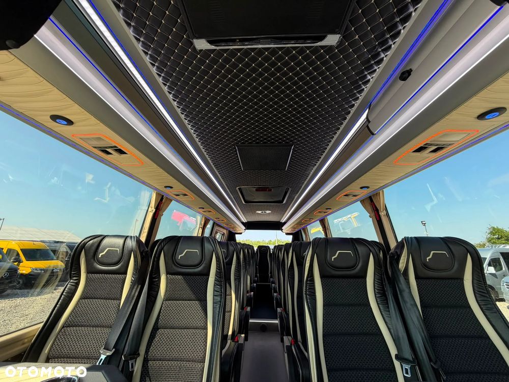 Mercedes-Benz Sprinter 519 - 18
