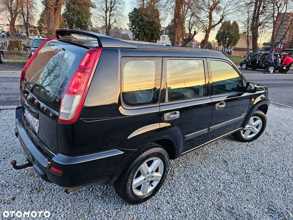 Nissan X-Trail 2.0 4x2 Comfort - 38