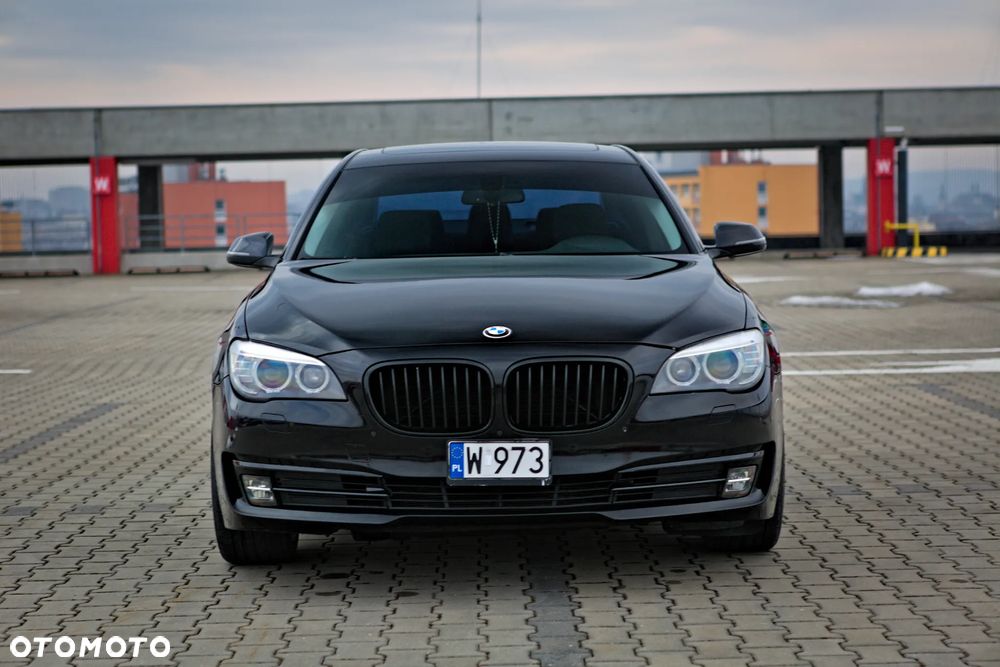 BMW Seria 7 740i - 3