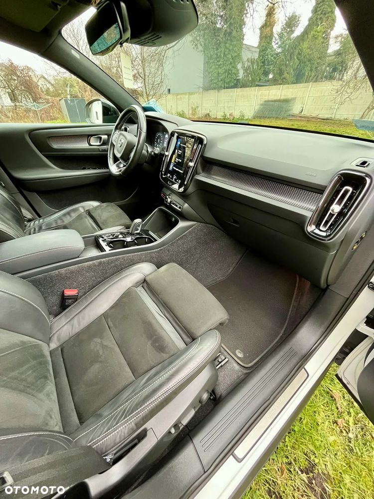 Volvo XC 40 T5 Plug-In Hybrid R-Design - 26