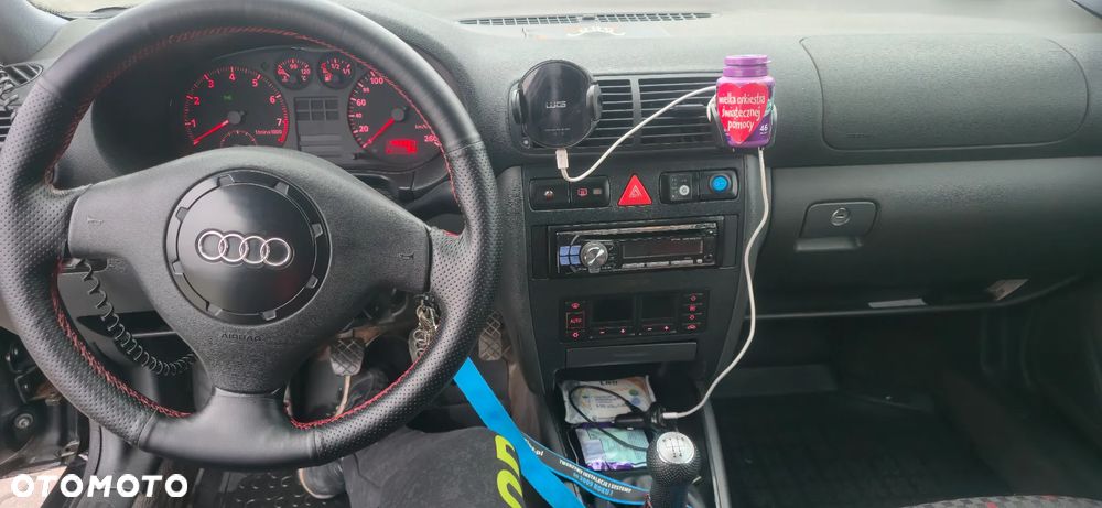 Audi A3 3-drzwiowe 1.8 Ambiente - 7