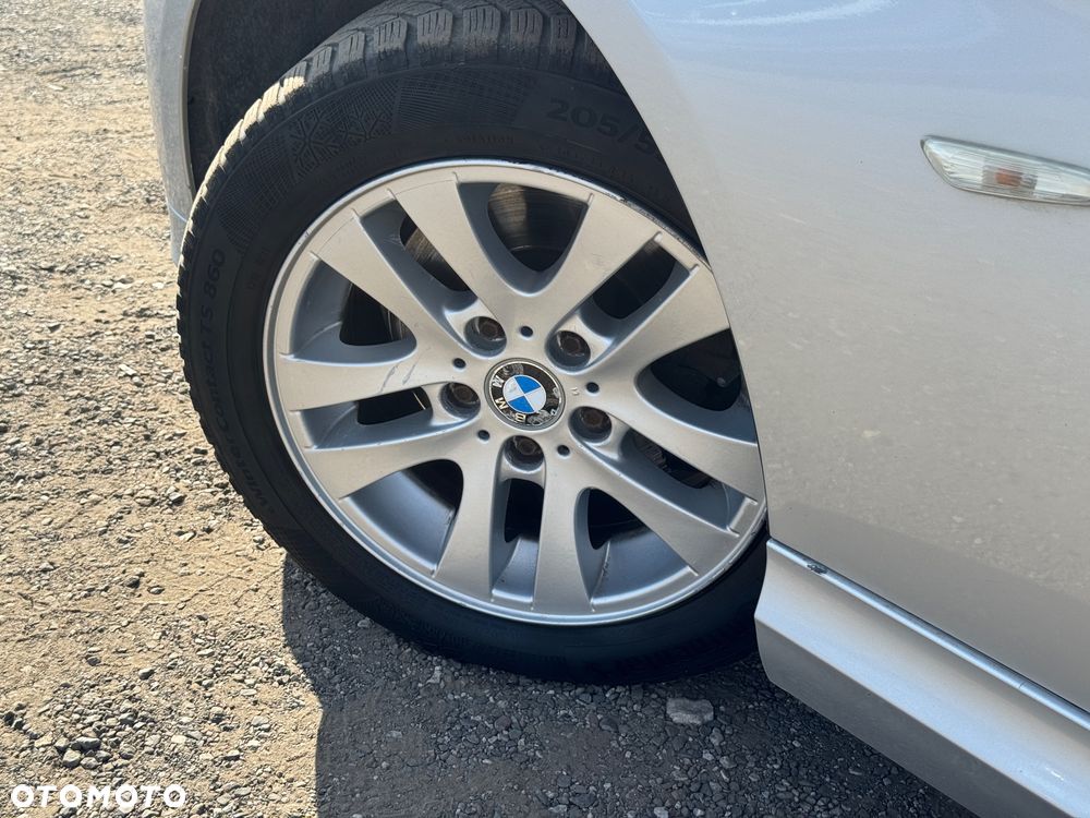 BMW Seria 3 318d Sport Line - 26