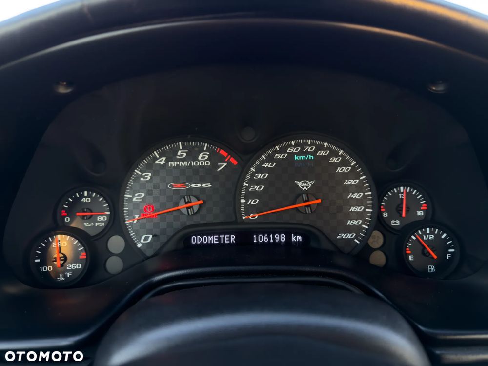 Chevrolet Corvette - 26
