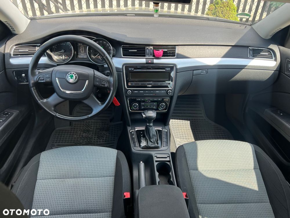 Skoda Superb 1.8 TSI Elegance DSG - 9