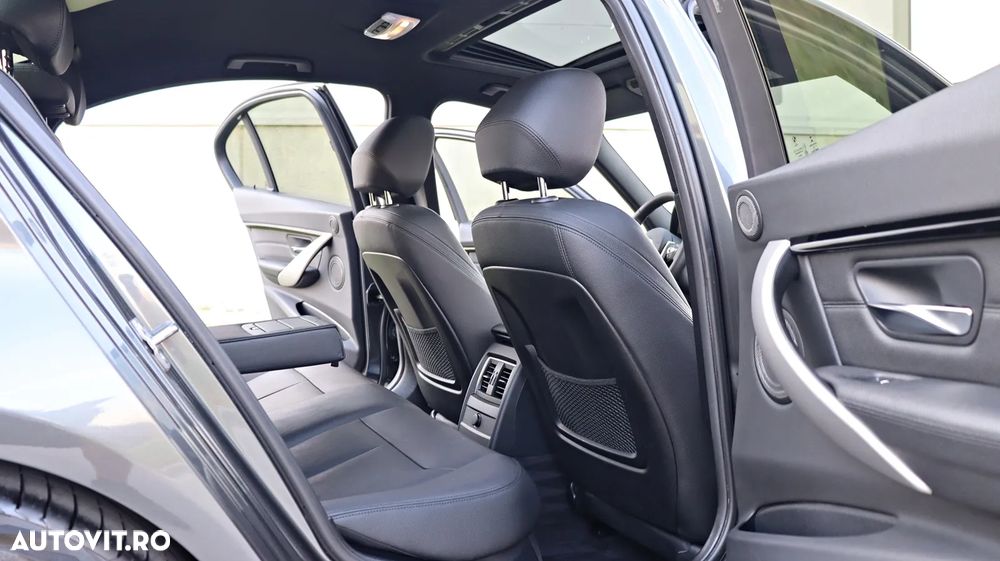BMW Seria 3 330e iPerformance M Sport - 13