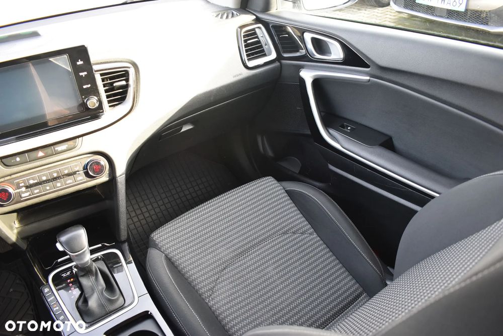 Kia Ceed 1.6 GDI PHEV L DCT - 21