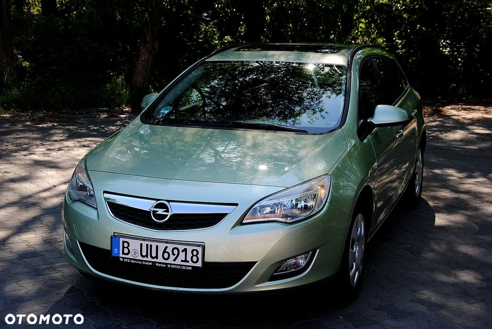Opel Astra 1.6 Innovation - 1