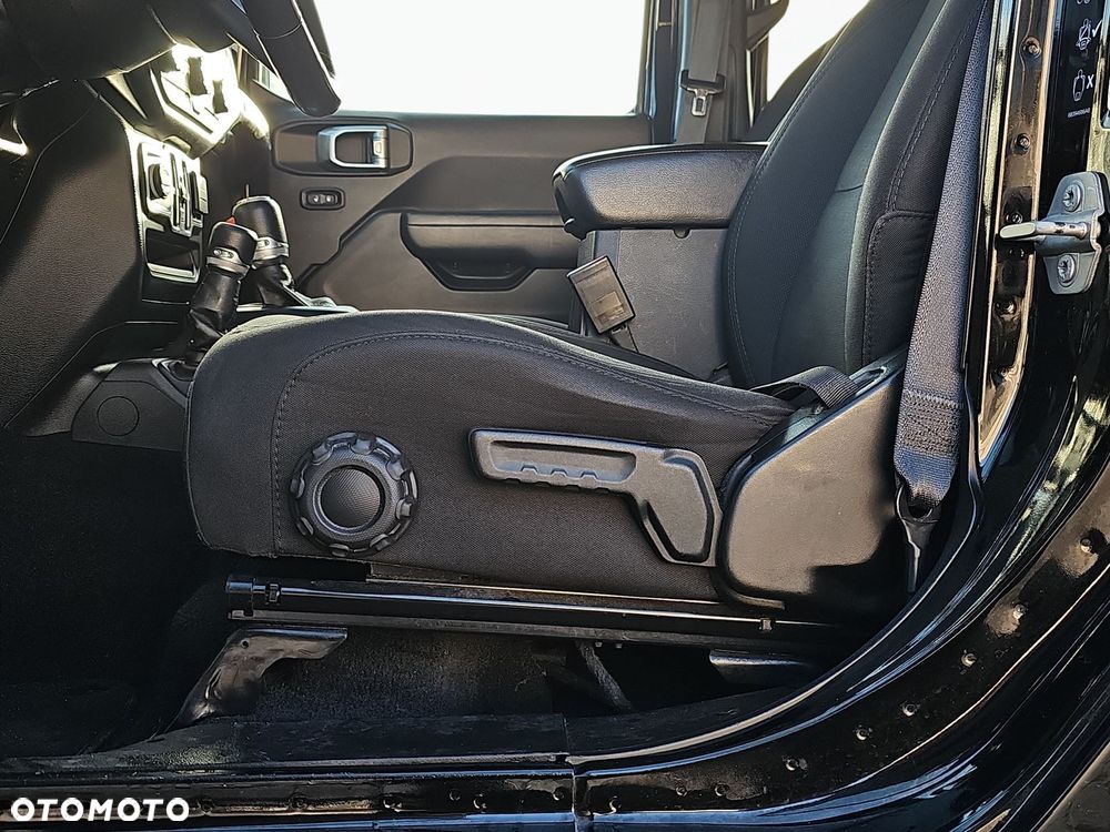 Jeep Wrangler Unlimited GME 2.0 Turbo Sport - 23