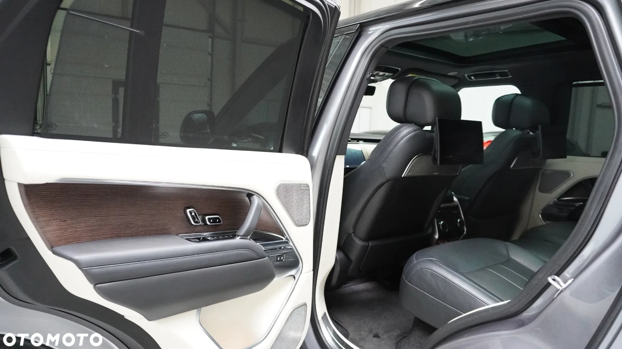 Land Rover Range Rover 4.4 V8 P535 Autobiography - 10