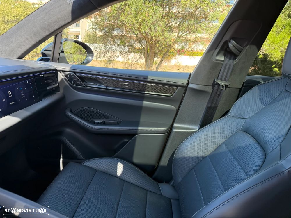 Porsche Macan Electric Turbo - 21