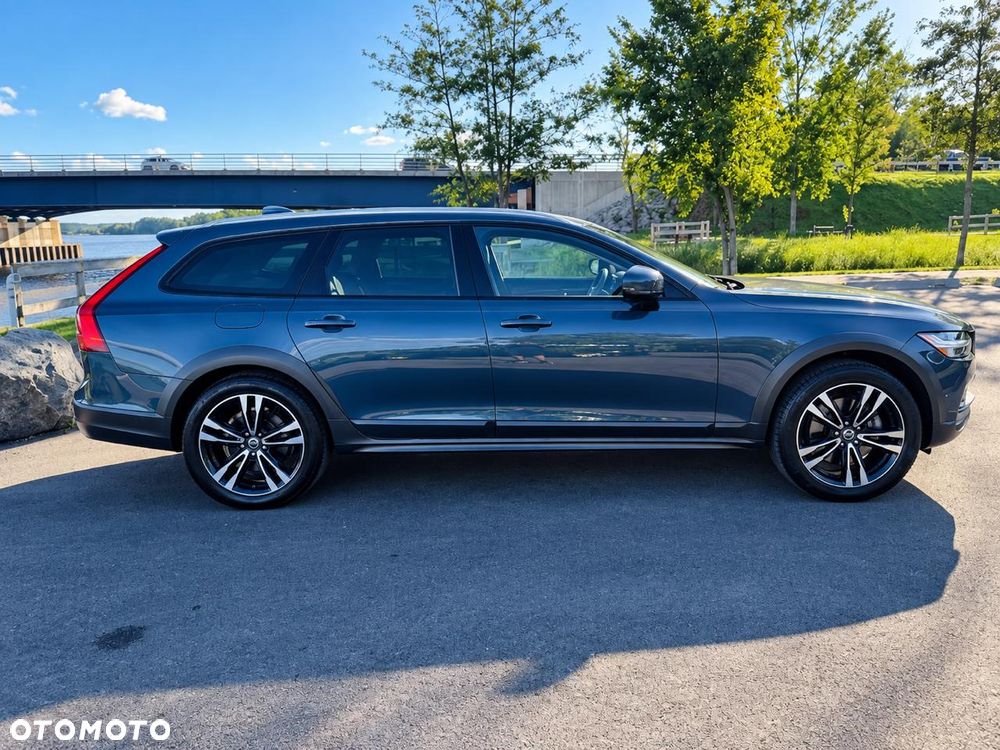 Volvo V90 Cross Country - 3