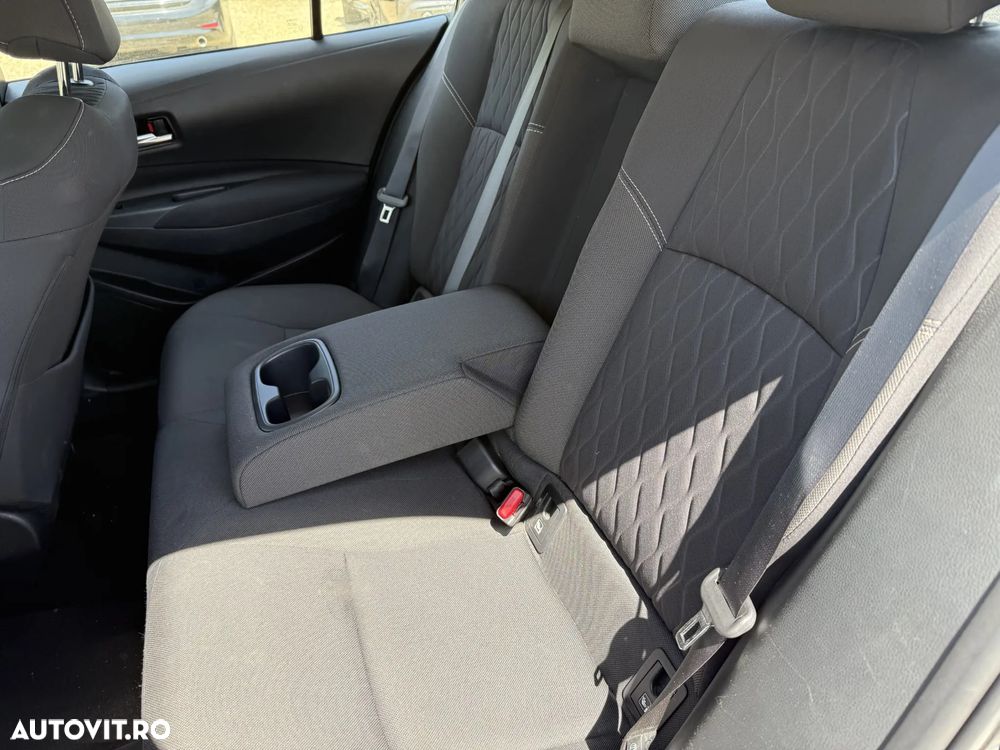 Toyota Corolla 1.8 HSD Business - 9