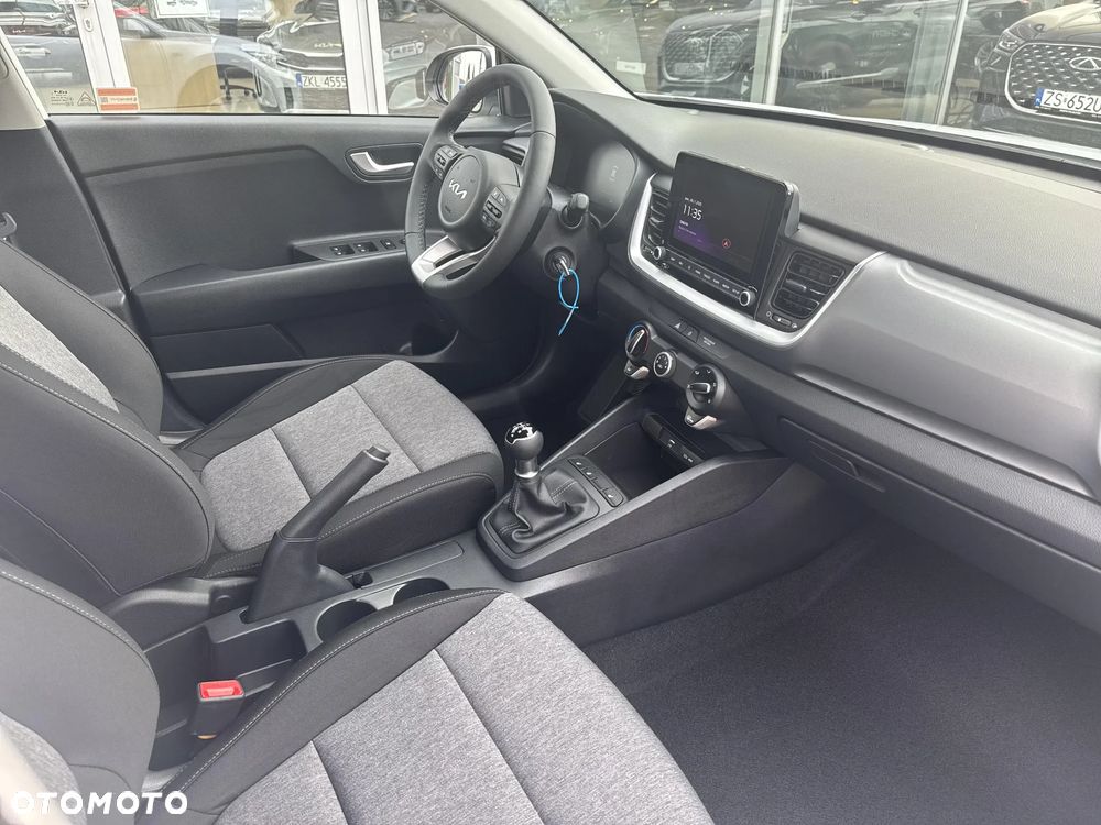 Kia Stonic 20 - 19
