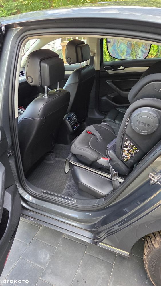 Volkswagen Passat 2.0 TDI BMT Highline - 23