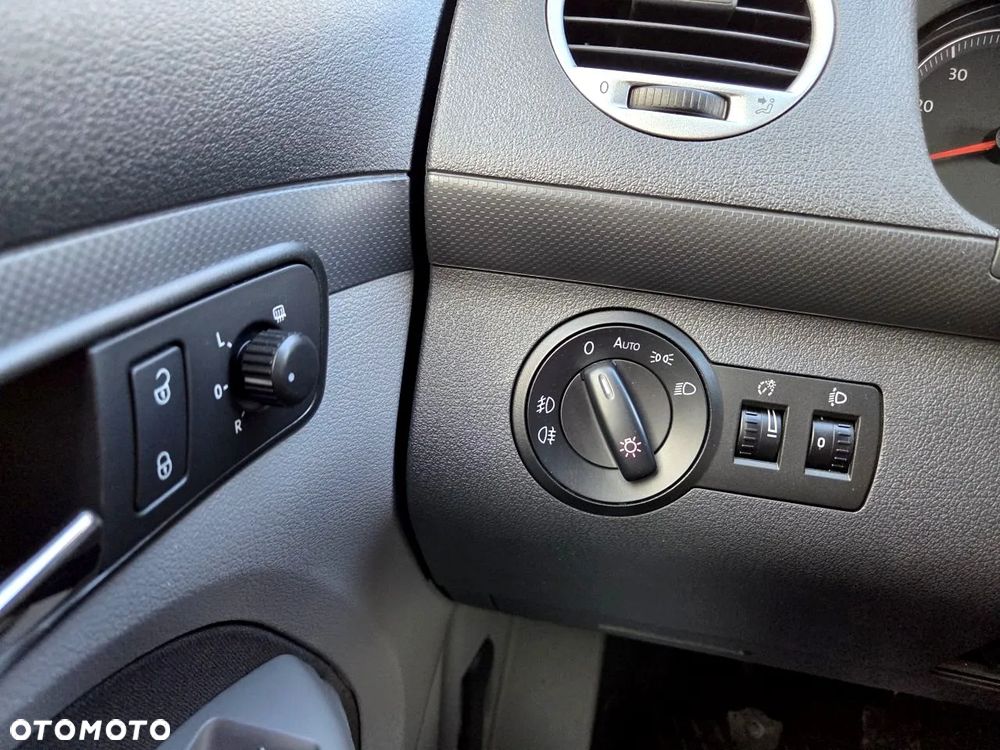 Volkswagen Caddy 1.6 Life Style (7-Si.) - 30